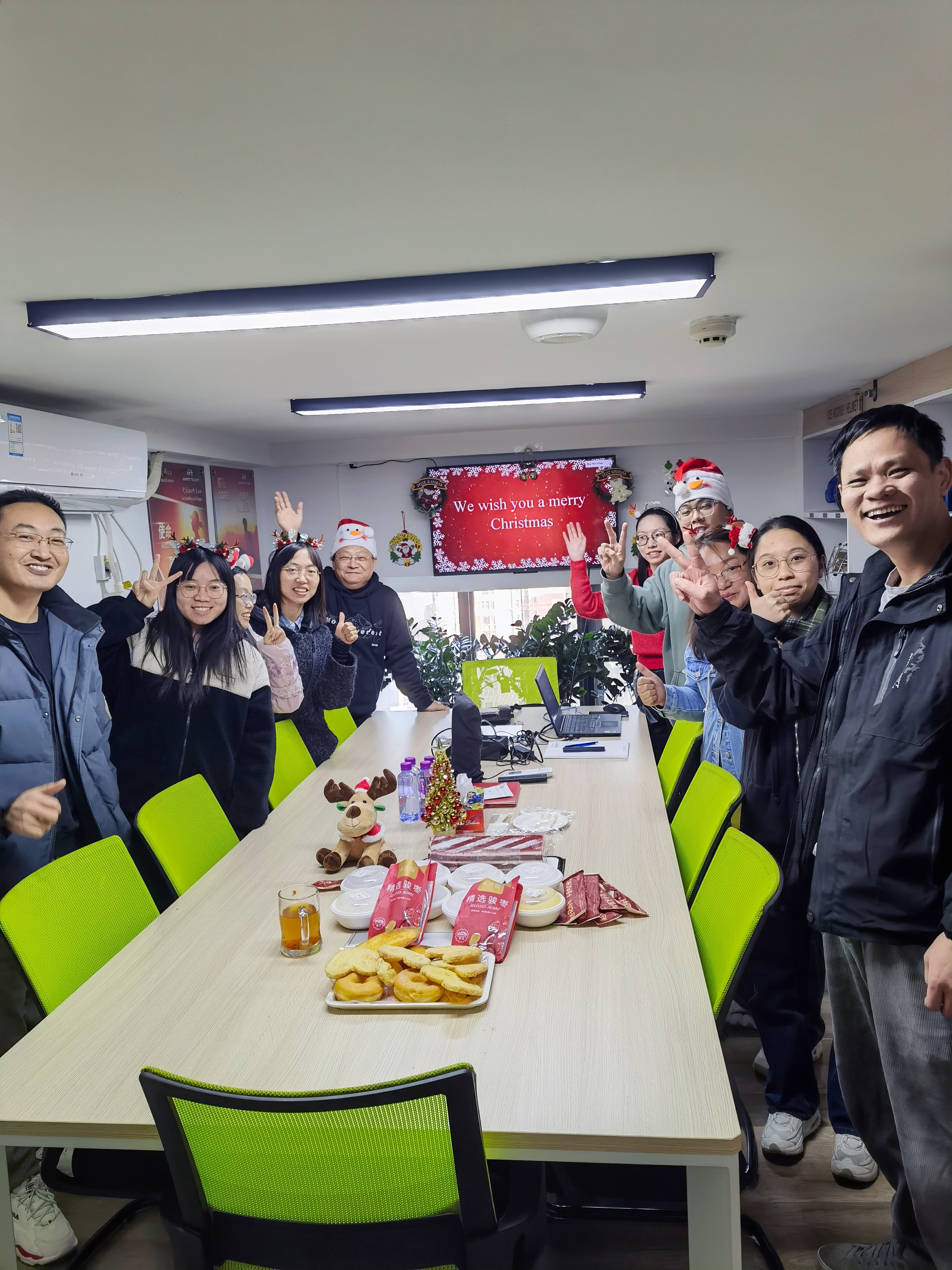 Isang Masayang Christmas Party kasama ang GY--Niyakap ang Ganda ng Buhay na Sama-sama